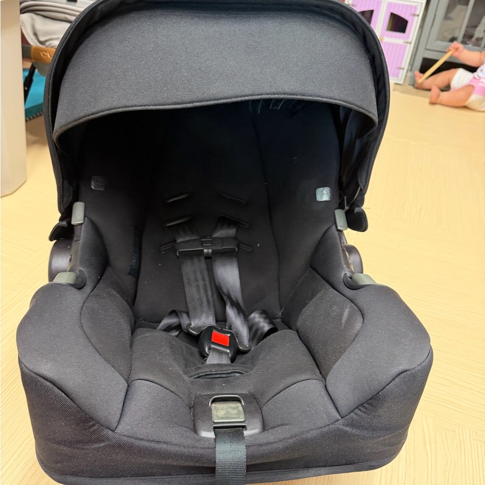 nuna pipa Black Kids Car Seat